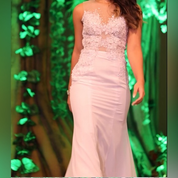 White, floor length, local designer dress - Picture 5 of 7